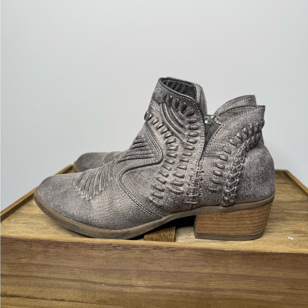 Not Rated Nosara ankle boots in a grey - Picture 5 of 10